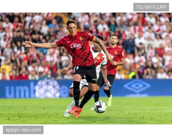 西甲赛季回顾:激情对决点燃赛场,新星闪耀引领未来 西甲赛季回顾:激情对决点燃赛场,新星闪耀引领未来