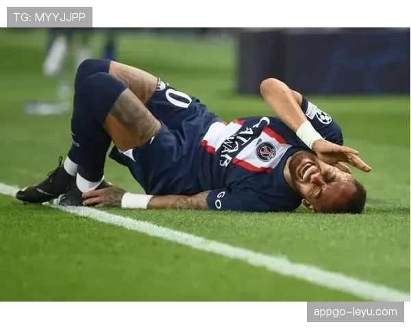 内马尔前十字韧带重伤，复出时间未卜引球迷忧心